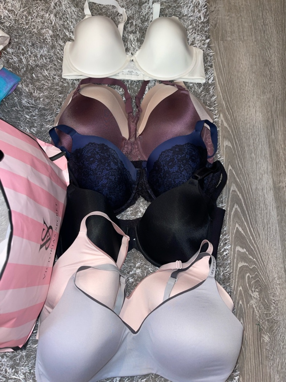 Lot -> Multi-Pack Bras 38C/XL